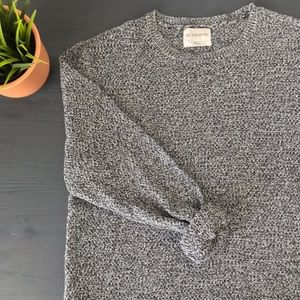 ON THE BYAS Men’s Gray Knit Sweater w/ zippers